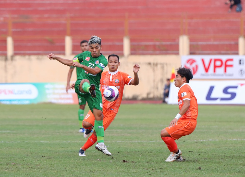 HLV Nhật Bản thay ông Vũ Tiến Thành dẫn dắt Sài Gòn FC - 3 HLV Nhật Bản thay ông Vũ Tiến Thành dẫn dắt Sài Gòn FC - 3