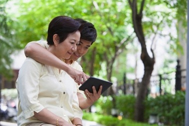 Chồng làm 20 triệu/tháng, chỉ đưa mẹ, không đưa vợ đồng nào!