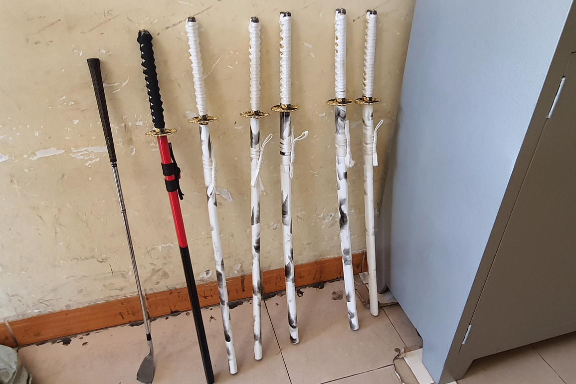 Mâu thuẫn từ tiếng pô xe, mang kiếm đến quán ốc đánh chém loạn xạ - 3 Mâu thuẫn từ tiếng pô xe, mang kiếm đến quán ốc đánh chém loạn xạ - 3