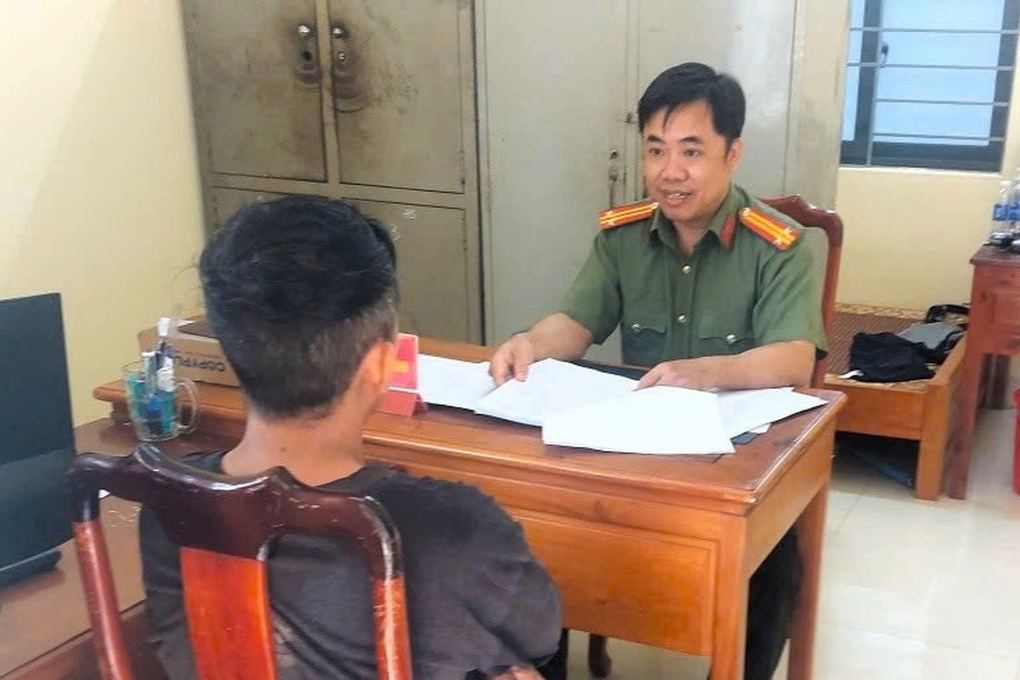 Lên mạng xúc phạm công an để hả giận, người đàn ông ở Đồng Nai bị triệu tập - 1 Lên mạng xúc phạm công an để hả giận, người đàn ông ở Đồng Nai bị triệu tập - 1