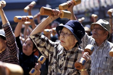 Nhật Bản “xoay xở” thích ứng khi ngày càng nhiều người thọ 100 tuổi