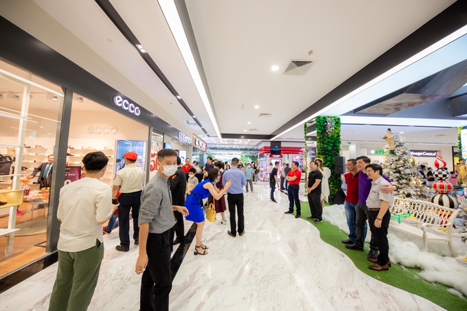 Menas Mall Saigon Airport đã mở cửa trở lại - Ảnh 5.