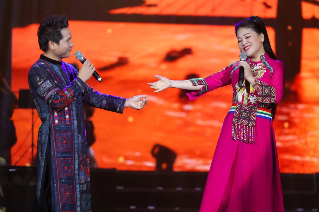 Trọng Tấn tuổi U50 : Hôn nhân viên mãn, thích trồng cây, uống trà - 3 Trọng Tấn tuổi U50 : Hôn nhân viên mãn, thích trồng cây, uống trà - 3