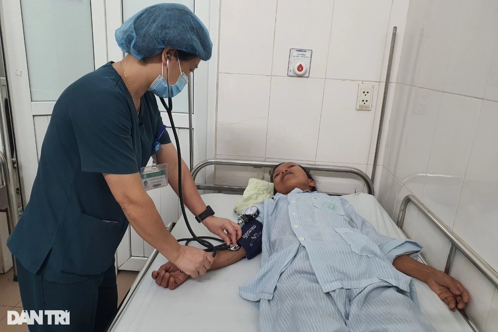Không thể có 100 triệu đồng mổ tim, người phụ nữ cô đơn xin về nhà chờ chết - 1 Không thể có 100 triệu đồng mổ tim, người phụ nữ cô đơn xin về nhà chờ chết - 1