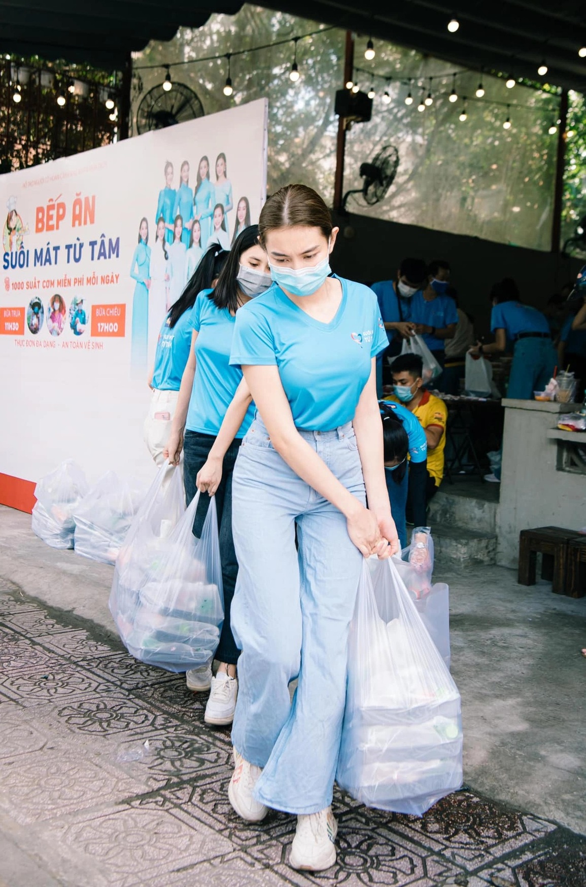Khoảnh khắc mặt mộc đẹp nhất của Thùy Tiên và các Hoa hậu - 4 Khoảnh khắc mặt mộc đẹp nhất của Thùy Tiên và các Hoa hậu - 4