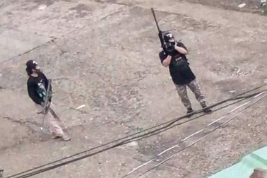 Cảnh sát trưởng Philippines “bị phiến quân chặt đầu” vẫn còn sống