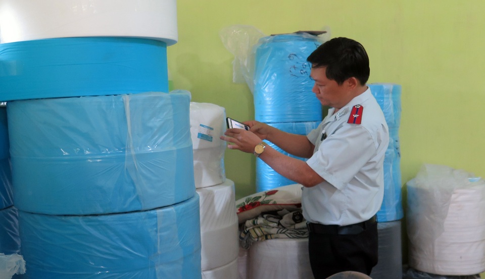 Thu giữ gần 80.000 khẩu trang y tế chưa được phép lưu hành - 5 Thu giữ gần 80.000 khẩu trang y tế chưa được phép lưu hành - 5