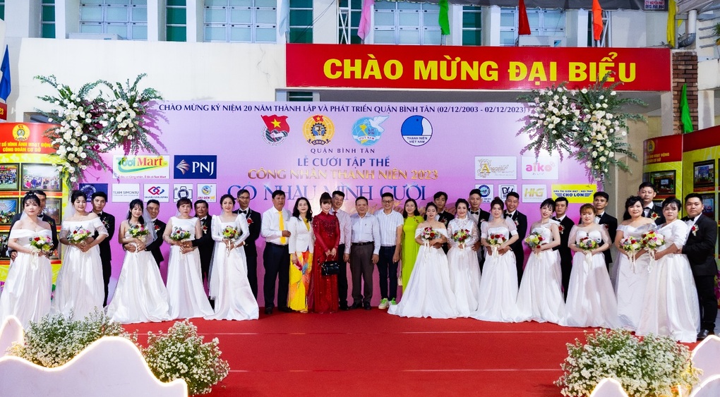 PNJ đồng hành tổ chức đám cưới tập thể cho các cặp đôi hoàn cảnh khó khăn - 1 PNJ đồng hành tổ chức đám cưới tập thể cho các cặp đôi hoàn cảnh khó khăn - 1