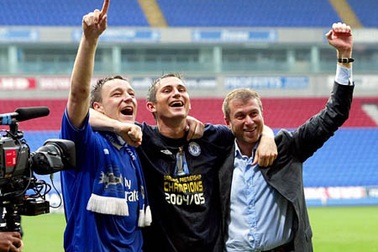 Chán mua sắm, Abramovich yêu cầu Chelsea sản xuất “cây nhà lá vườn”