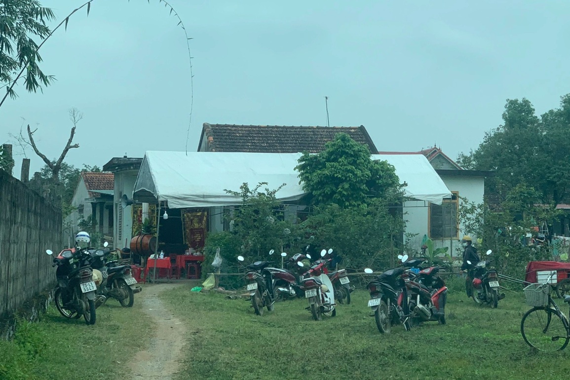 Người tình làm lộ cung đường trốn chạy của nghịch tử giết bố ruột - 1 Người tình làm lộ cung đường trốn chạy của nghịch tử giết bố ruột - 1