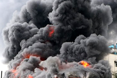 Hiện trường rực lửa vụ cháy kinh hoàng trong KCN Việt Hương