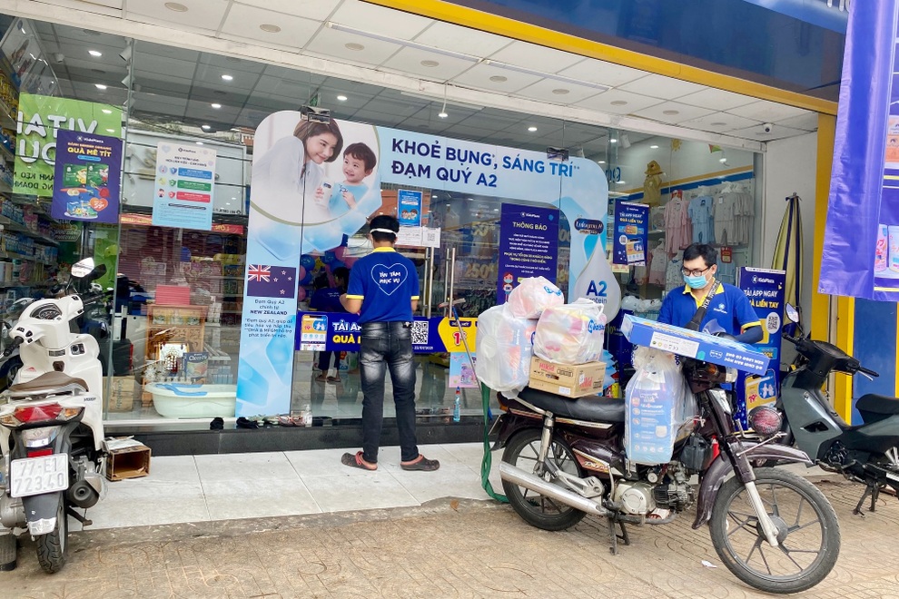 TPHCM ngày đầu giãn cách xã hội: Thực phẩm đầy ắp, người mua thưa thớt - 3 TPHCM ngày đầu giãn cách xã hội: Thực phẩm đầy ắp, người mua thưa thớt - 3