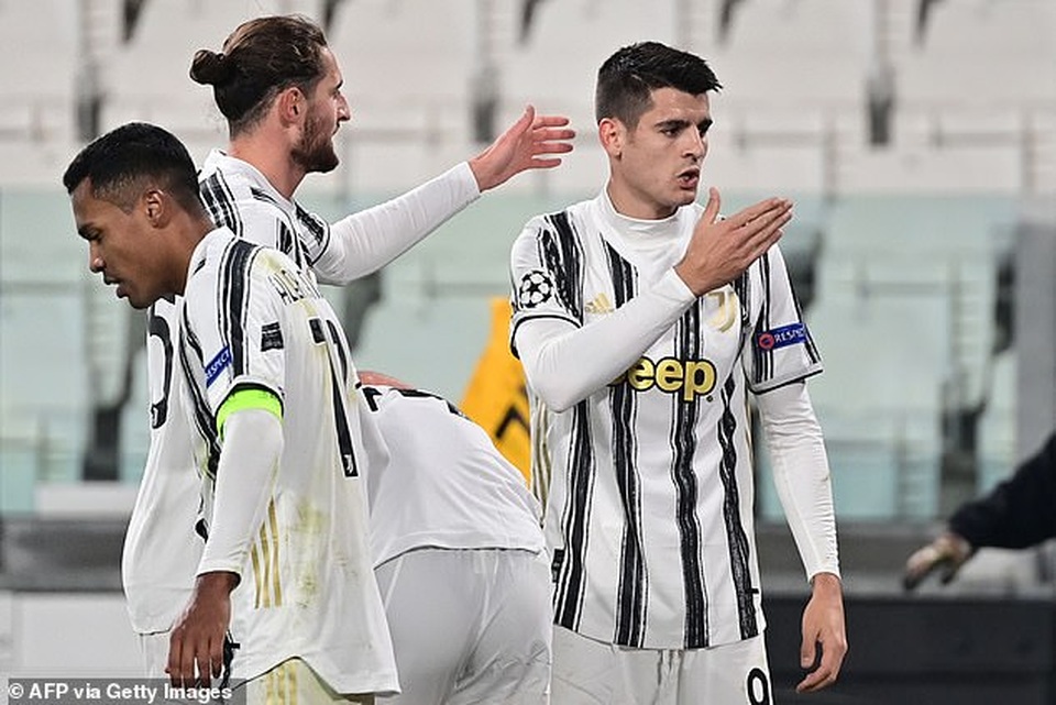C.Ronaldo ghi bàn, Juventus giành vé đi tiếp ở Champions League - 11 C.Ronaldo ghi bàn, Juventus giành vé đi tiếp ở Champions League - 11