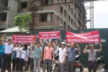 Hàng trăm người dân “chết mòn “ vì ném tiền tỉ vào chung cư không phép