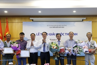 30 tác phẩm đoạt giải cuộc thi “Biến đổi khí hậu và hành động của chúng ta”