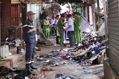 Cháy chợ Bình Long, 29 ki ốt bị thiêu rụi