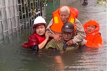 Cận cảnh thành phố Vinh bị nước bủa vây