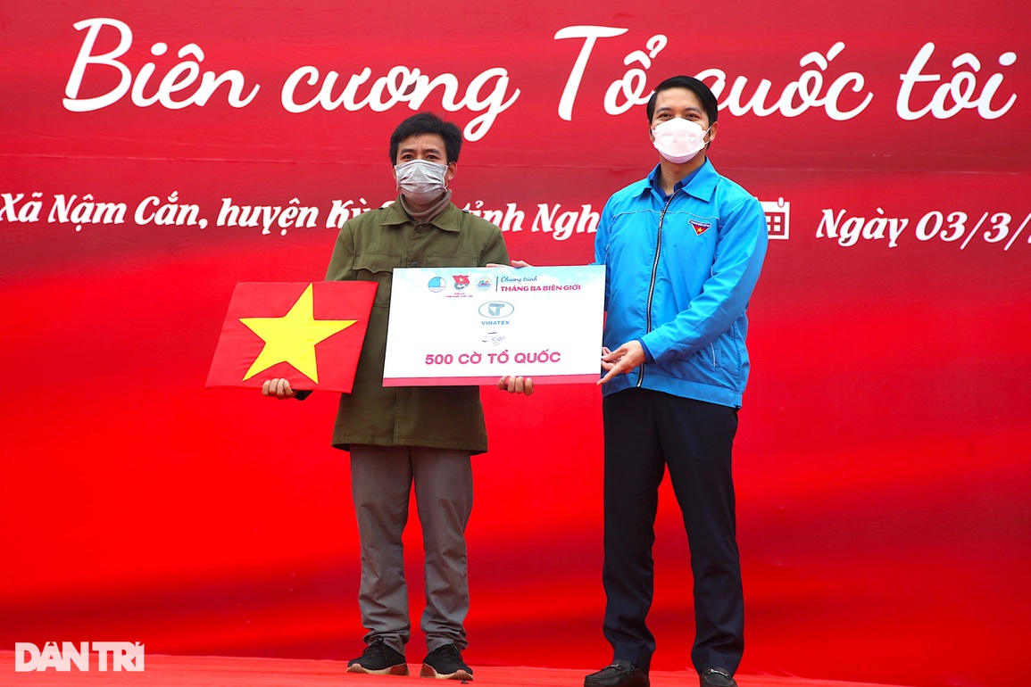 Tuổi trẻ thể hiện khát vọng dấn thân, cống hiến nhiệt huyết sức trẻ - 9 Tuổi trẻ thể hiện khát vọng dấn thân, cống hiến nhiệt huyết sức trẻ - 9