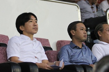 Dẫn dắt CLB TPHCM, HLV Miura có… “đụng” Công Vinh?