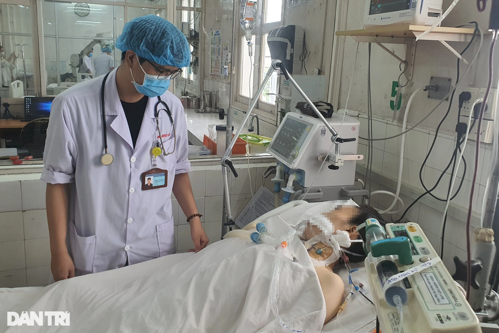 Nhiều người đột ngột bị viêm não nằm liệt, nợ nần chồng chất vì viện phí - 1 Nhiều người đột ngột bị viêm não nằm liệt, nợ nần chồng chất vì viện phí - 1