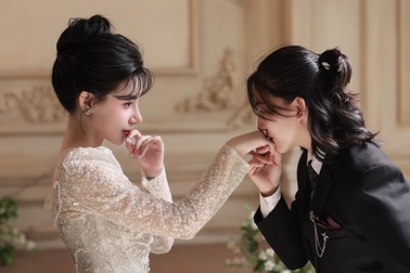 Chuyện tình 2 cô gái xinh đẹp quen qua mạng: Chiêu "thử lòng" của TikToker