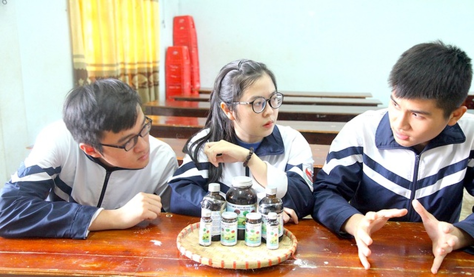 Nữ sinh xứ Nghệ ẵm giải khởi nghiệp nhờ dự án thảo mộc bảo vệ rau, hoa màu - 4 Nữ sinh xứ Nghệ ẵm giải khởi nghiệp nhờ dự án thảo mộc bảo vệ rau, hoa màu - 4