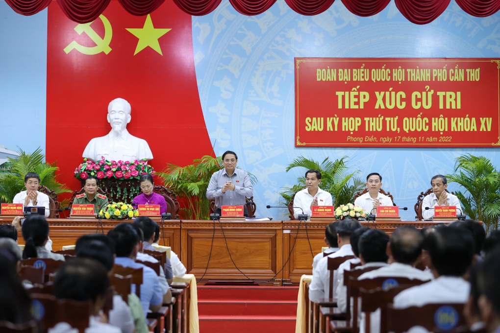 Thủ tướng: Quyết liệt khắc phục việc thiếu thuốc, vật tư y tế - 1 Thủ tướng: Quyết liệt khắc phục việc thiếu thuốc, vật tư y tế - 1