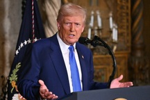 Ông Trump: Tổng thống Zelensky "tín nhiệm thấp", Ukraine cần bầu cử sớm