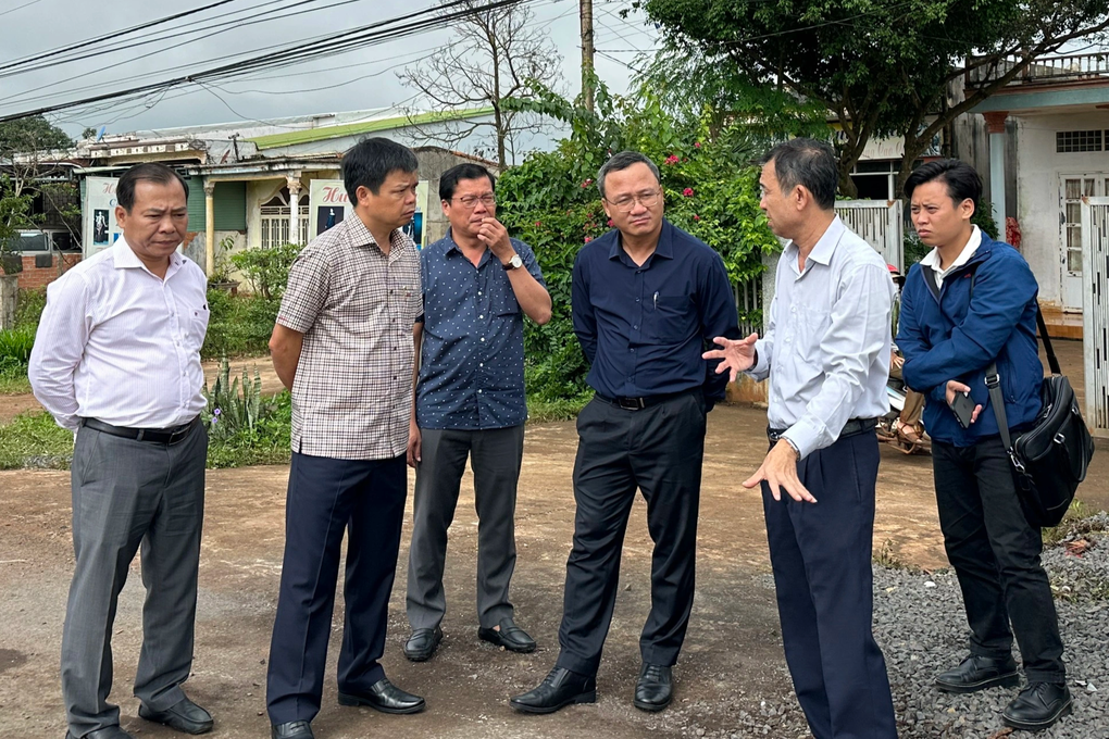 Vụ 4 người CLB HAGL gặp nạn: Tạm giữ tài xế ô tô tải - 3 Vụ 4 người CLB HAGL gặp nạn: Tạm giữ tài xế ô tô tải - 3