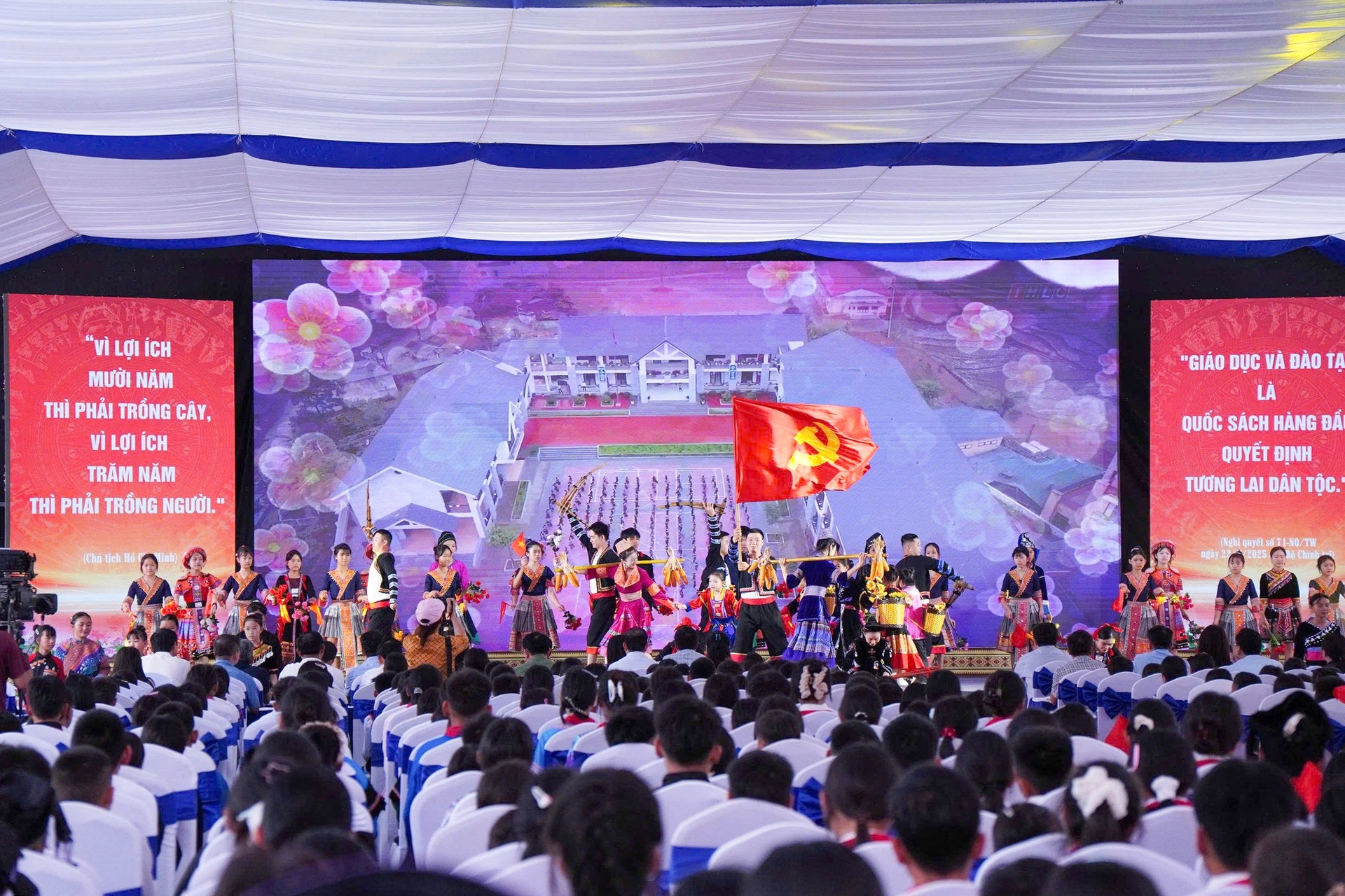 Hình ảnh ngôi trường hiện đại ở vùng biên Lào Cai trước ngày khai giảng - 1 Hình ảnh ngôi trường hiện đại ở vùng biên Lào Cai trước ngày khai giảng - 1