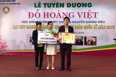 Đồng Tháp: Thưởng gần 200 triệu đồng đến nam sinh giành huy chương Đồng Olympic Toán Quốc tế