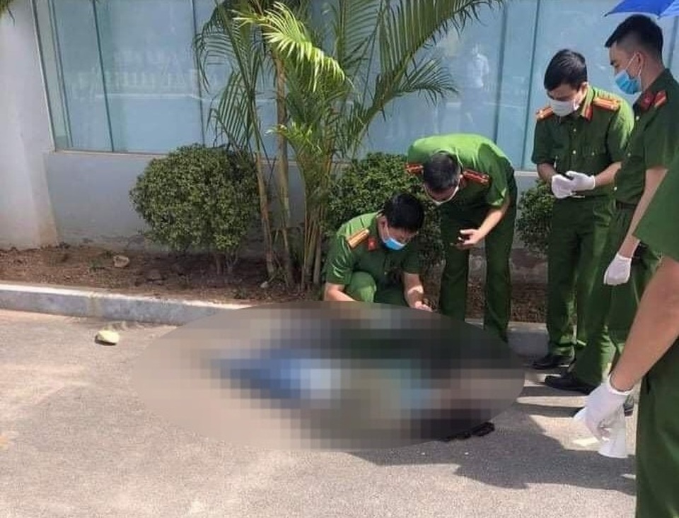 Nữ cán bộ Trung tâm Kiểm soát bệnh tật tỉnh Sơn La rơi từ tầng 7 tử vong - 1 Nữ cán bộ Trung tâm Kiểm soát bệnh tật tỉnh Sơn La rơi từ tầng 7 tử vong - 1
