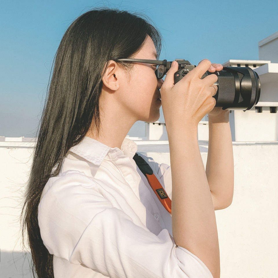 Cô gái chuyên chụp hot girl lại mắc tật sợ ống kính - 4 Cô gái chuyên chụp hot girl lại mắc tật sợ ống kính - 4