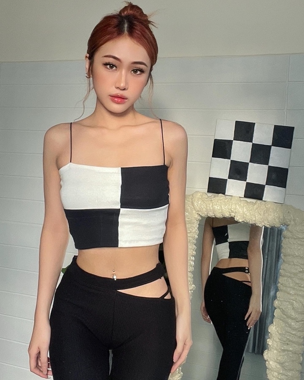 Cô gái 20 tuổi sở hữu hai cửa hàng riêng và gu thời trang sành điệu - 1 Cô gái 20 tuổi sở hữu hai cửa hàng riêng và gu thời trang sành điệu - 1