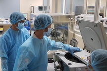 Phi công người Anh âm tính trở lại với Covid-19 nhưng còn nặng