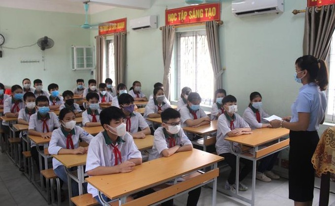 Học sinh đi học trở lại, phong toả khu vực hẹp khi toàn trường xuất hiện F0.