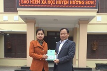 Hà Tĩnh: Cấp thẻ BHYT cho một học sinh bị bỏng nặng