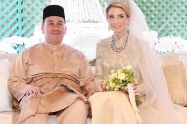 Thái tử Malaysia kết hôn với nữ thường dân người Thụy Điển