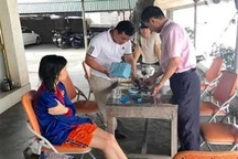 Cảnh sát đường thủy cứu sống một cô gái rơi từ trên cầu xuống sông