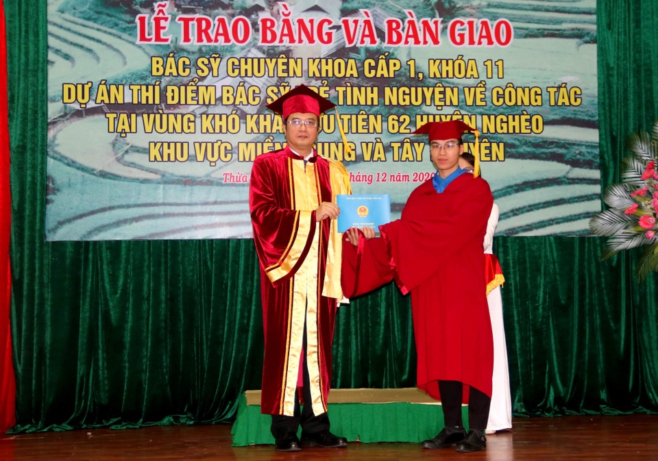 33 bác sĩ trẻ tốt nghiệp tình nguyện về vùng sâu - 1 33 bác sĩ trẻ tốt nghiệp tình nguyện về vùng sâu - 1