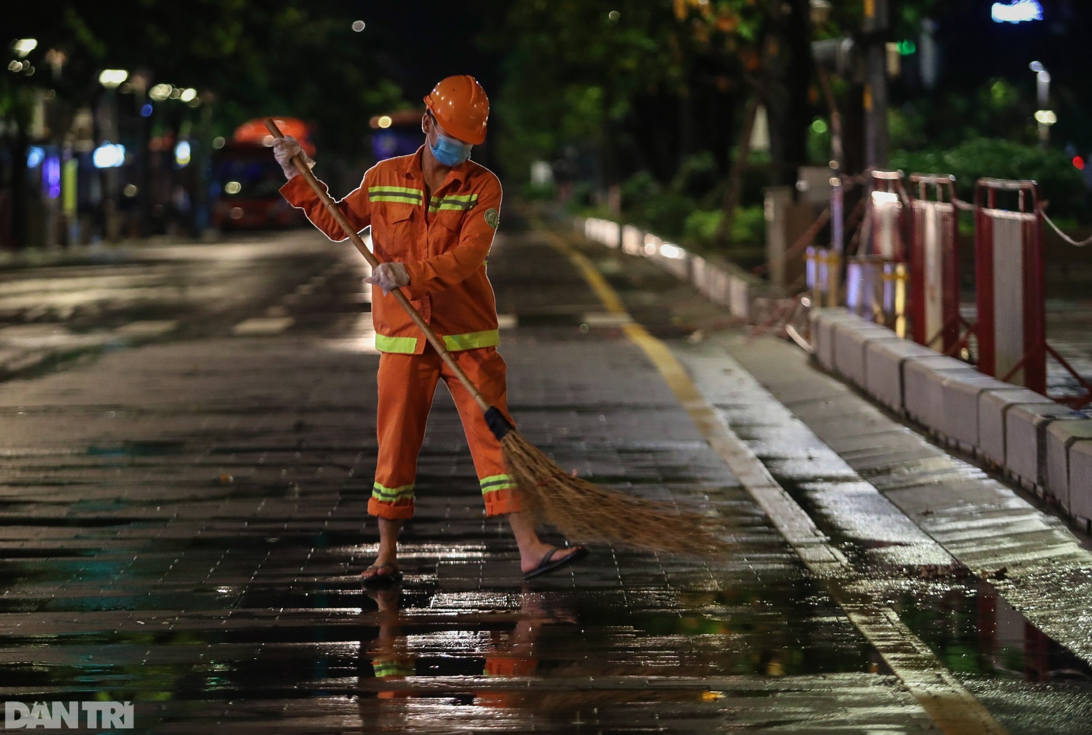 Đường phố Sài Gòn trước giờ siết chặt giãn cách xã hội - 6 Đường phố Sài Gòn trước giờ siết chặt giãn cách xã hội - 6