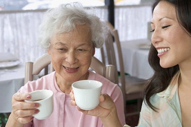 Khó đỡ với cô gái gọi bố mẹ bạn trai là "ông bà già", còn ví người yêu "ngu như lợn"