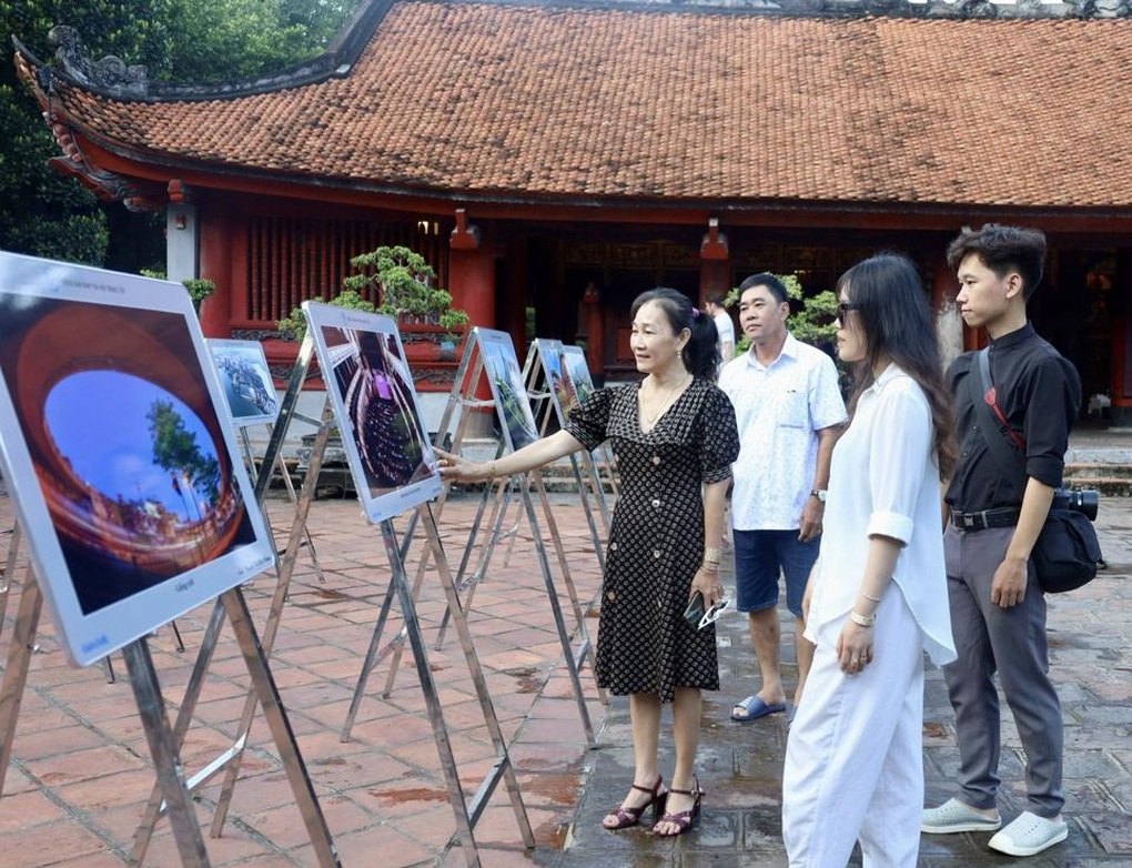 Tình yêu Hà Nội qua từng khung hình Sắc màu văn hóa Thủ đô - 2 Tình yêu Hà Nội qua từng khung hình Sắc màu văn hóa Thủ đô - 2