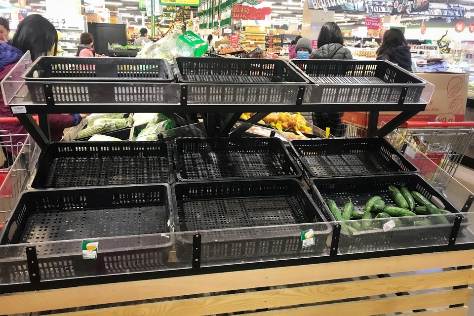 Chị em nội trợ “kêu trời’ vì giá rau xanh tăng chóng mặt - 3 Chị em nội trợ “kêu trời’ vì giá rau xanh tăng chóng mặt - 3