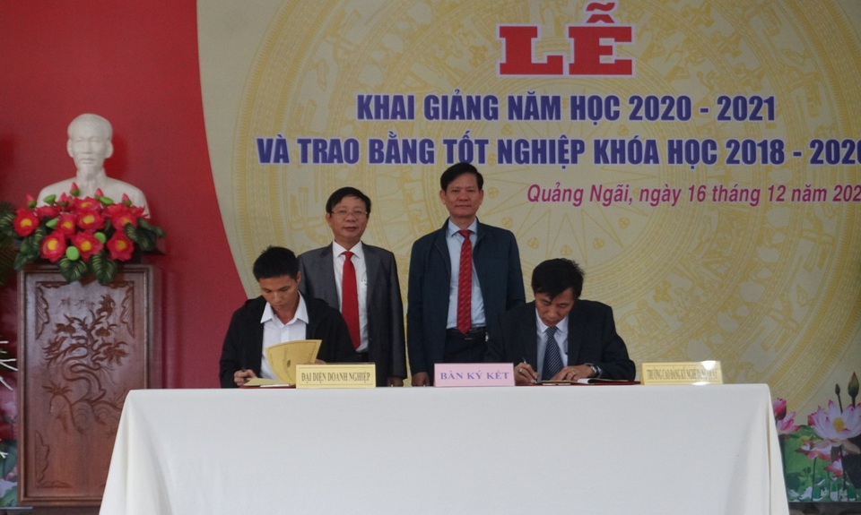 Trường nghề ký kết cung ứng 15.000 lao động cho doanh nghiệp - 3 Trường nghề ký kết cung ứng 15.000 lao động cho doanh nghiệp - 3