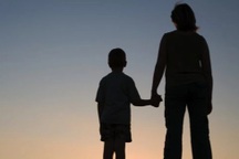 Mẹ không sinh ra con, nhưng tính ương bướng của con giống hệt mẹ!