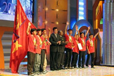 Khám phá Hạ Long cùng Robocon Việt Nam 2007