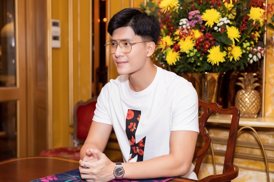Lệ Quyên đi ăn cùng người mẫu Lâm Bảo Châu giữa ồn ào tình cảm - 4 Lệ Quyên đi ăn cùng người mẫu Lâm Bảo Châu giữa ồn ào tình cảm - 4