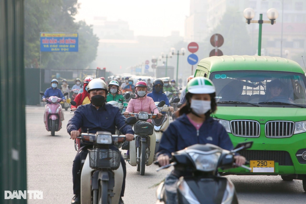 Hà Nội: Ma trận lô cốt, rào chắn trên đường Vũ Trọng Khánh - 10 Hà Nội: Ma trận lô cốt, rào chắn trên đường Vũ Trọng Khánh - 10