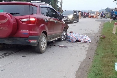 Đình chỉ công tác Thiếu úy công an lái xe tông chết 2 phụ nữ